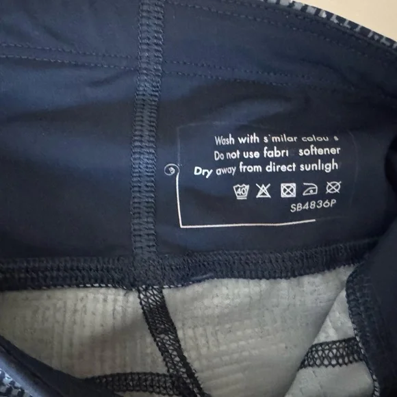 Sweaty Betty Leggings Blue White Grid Pattern 7/8 Length M - Picture 7 of 13